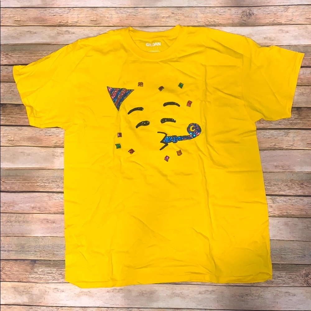 Sparkly Party emoji tee size large